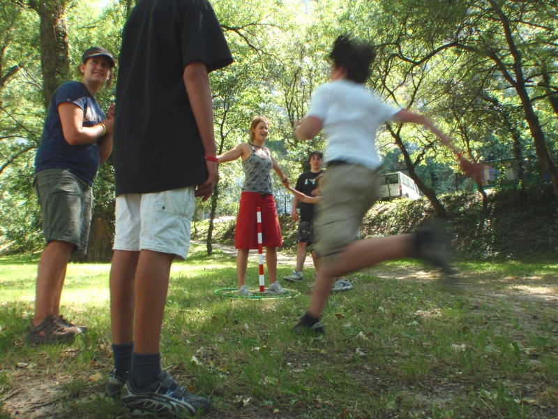 Village Camps International Summer Camp Ard&egrave;che, France 2019-07-26 https://www.villagecamps.com/journals_admin/images/21-23-The Camoflage dash!.jpg